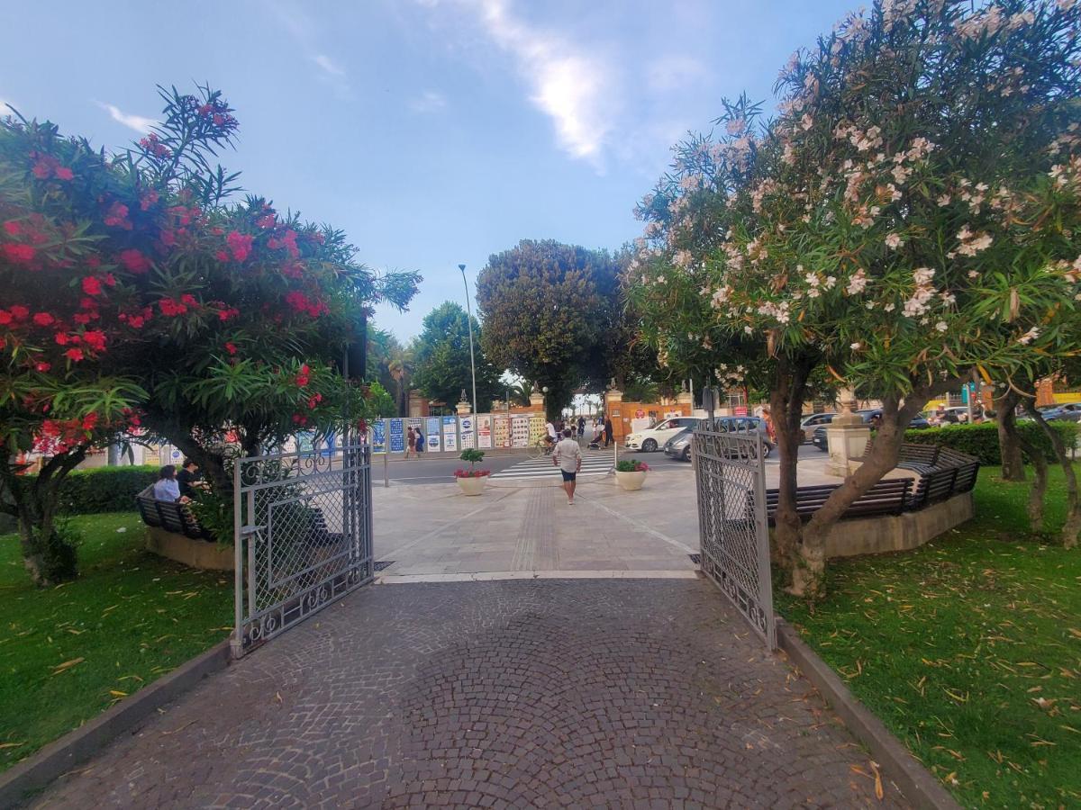 B&B Lido Apartament 10A Civitanova Marche Eksteriør billede